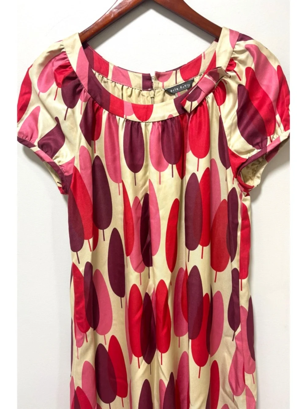 ASO Summer Roberts in The O.C. Vintage Orla Kiely Mini Tunic Abstract Leaf Dress